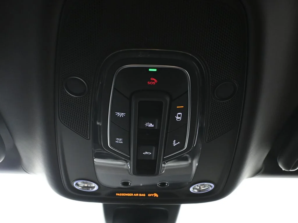 Used 2022 Blue Bentley S image 21