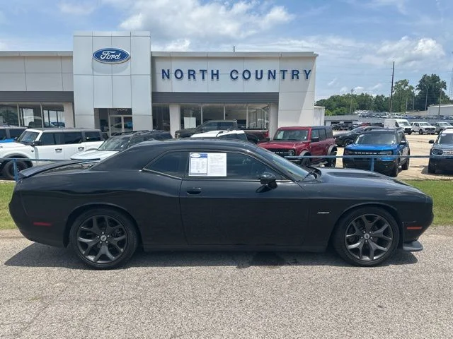 2019 Dodge Challenger R/T's photo