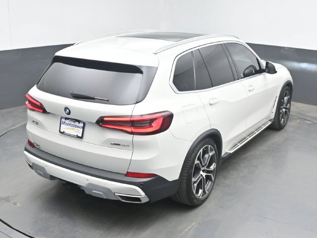 Used 2022 White BMW sDrive40i image 42