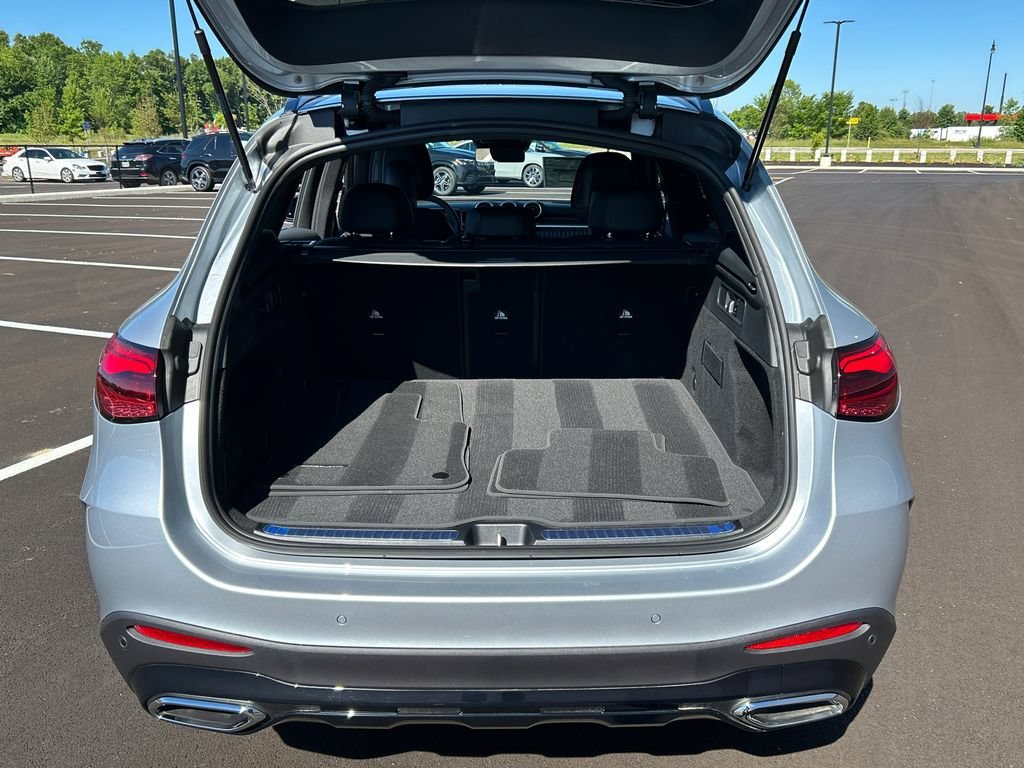 New 2026 Cirrus Silver Metallic Mercedes-Benz GLC300 image 40