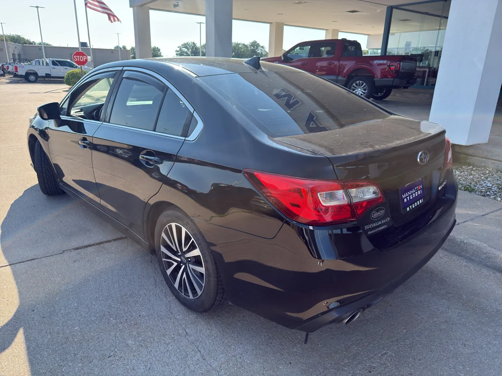 Used 2018 Crystal Black Silica Subaru Premium image 8