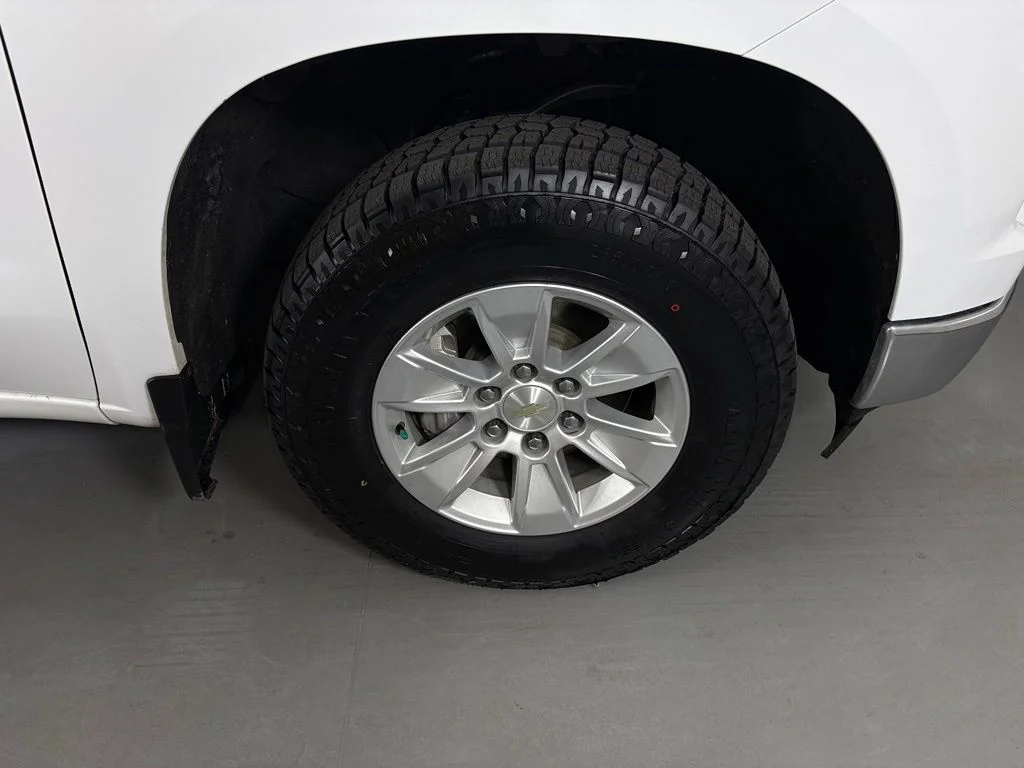 Used 2022 White Chevrolet LT image 12