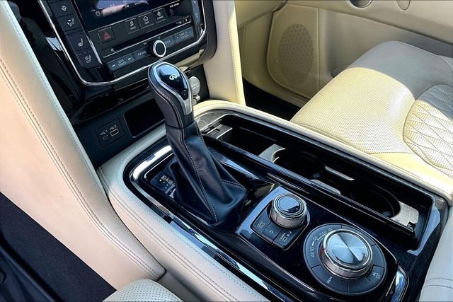 Used 2021 White INFINITI Sensory image 15