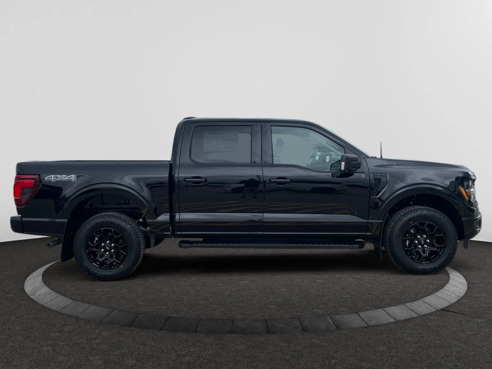 New 2026 Agate Black Metallic Ford XLT image 6