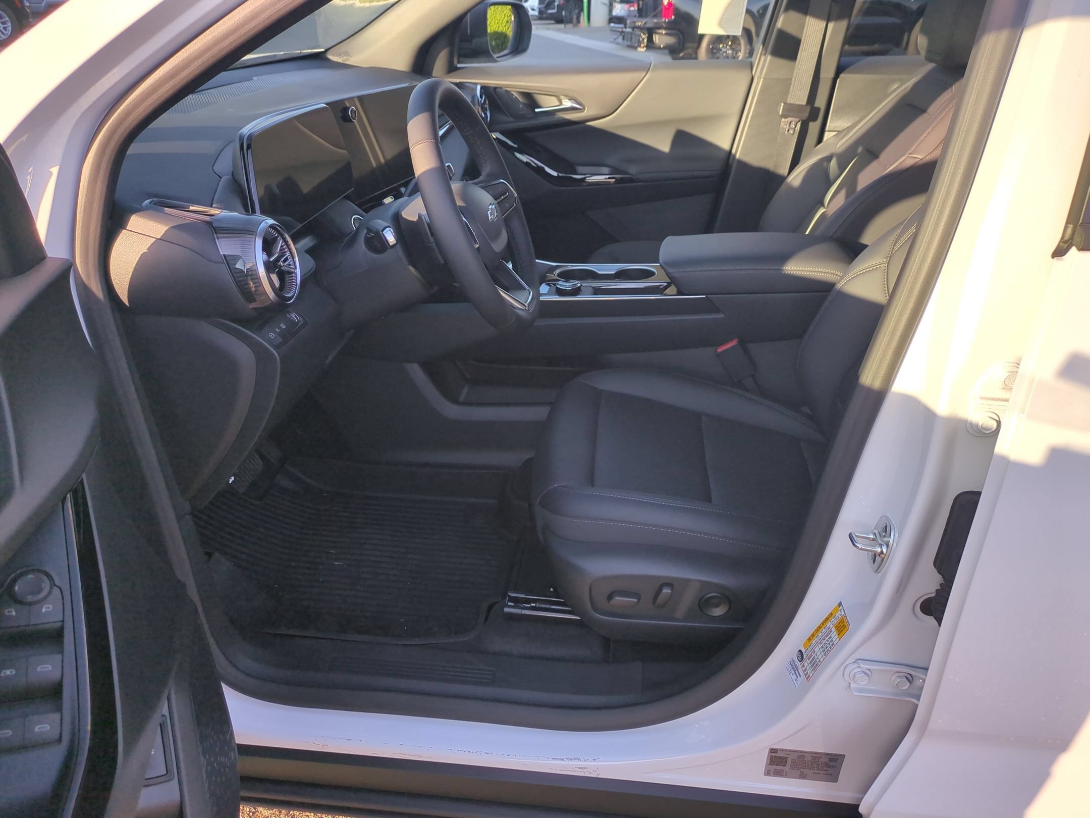 New 2027 Summit White Chevrolet LT image 11