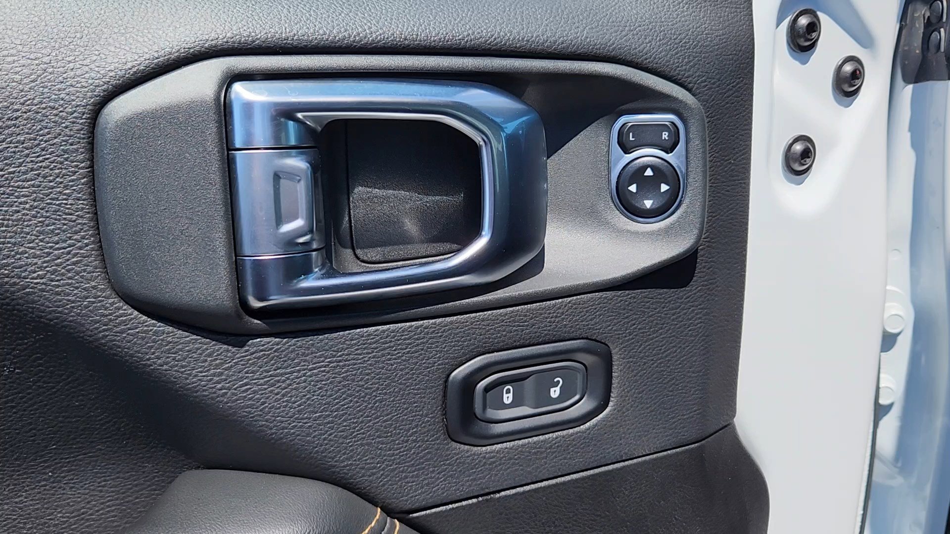 Used 2025 Bright White Clearcoat Jeep Sahara image 7