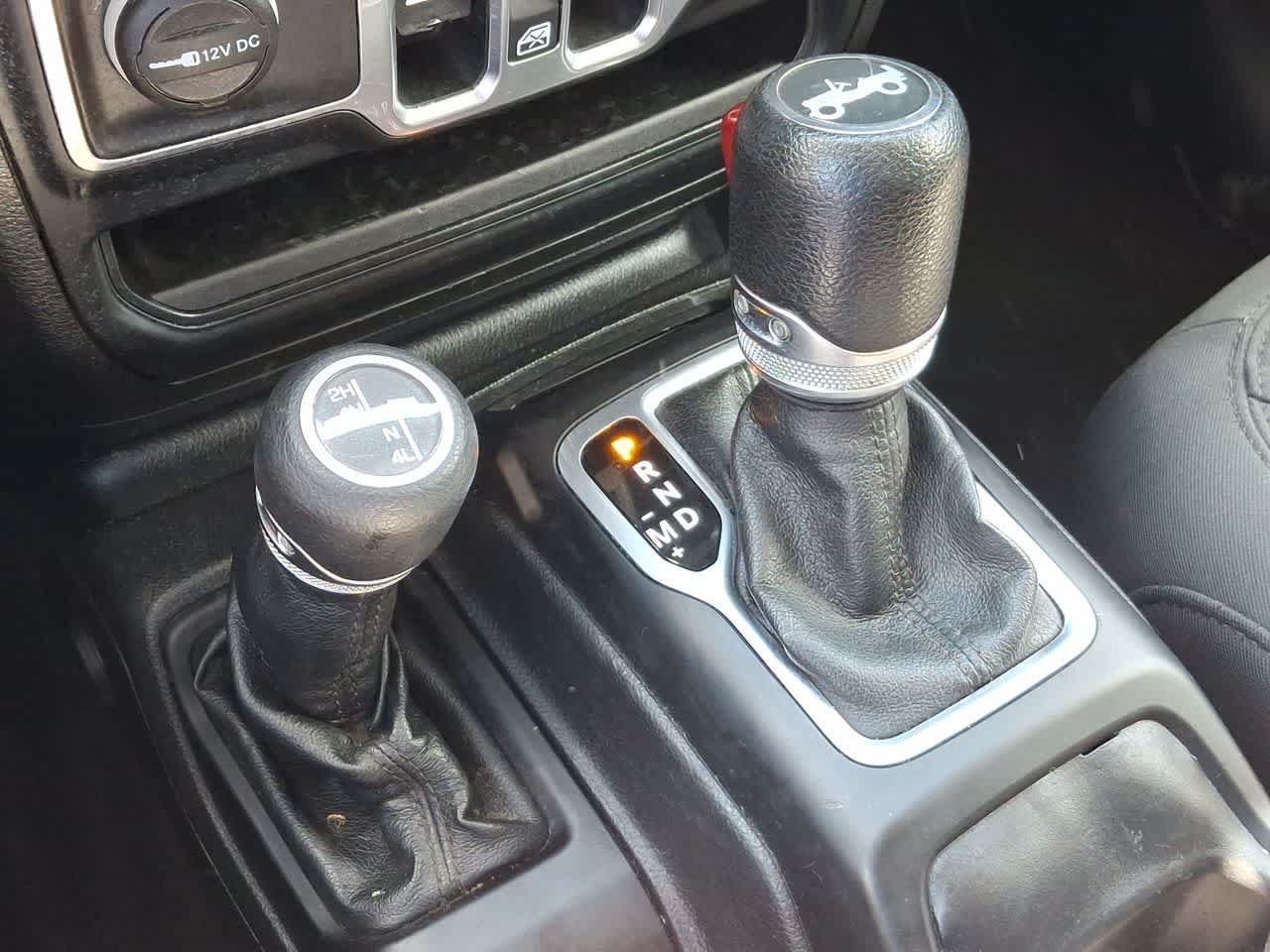 Used 2018 Bright White Clearcoat Jeep Sport S image 18