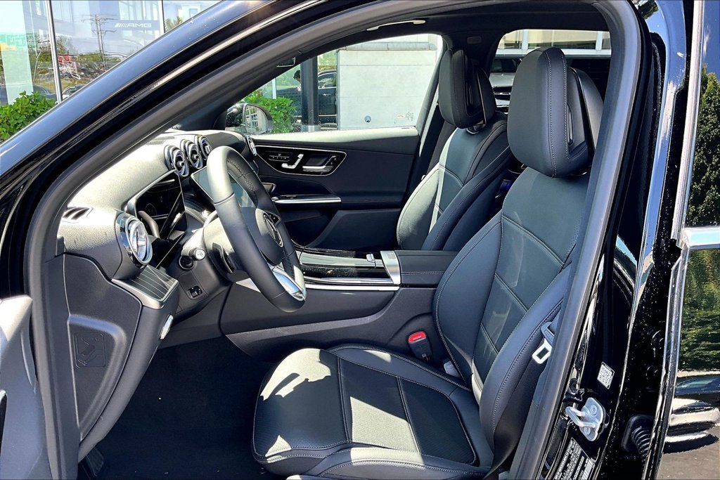 New 2026 Black Mercedes-Benz GLC 300 image 23