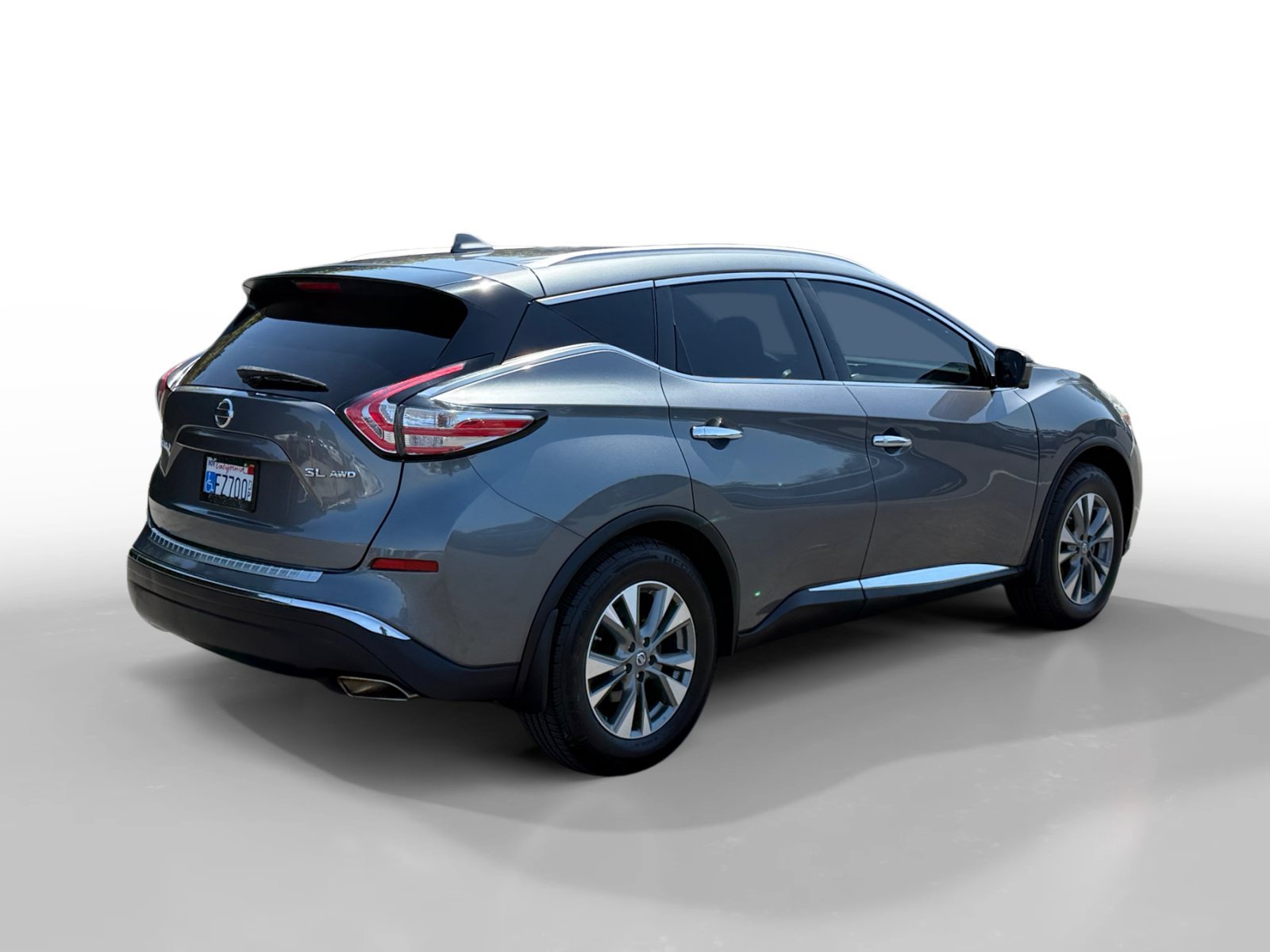Used 2018 Gun Metallic Nissan SL image 5