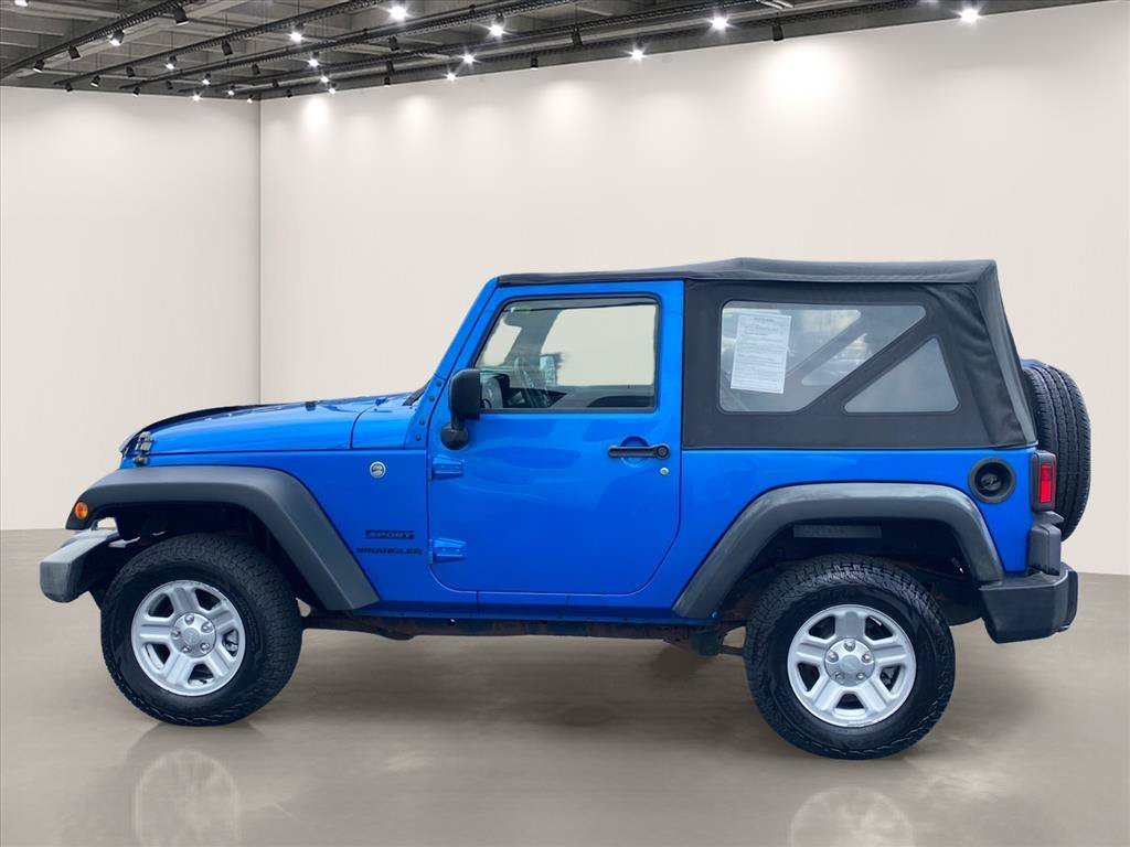 Used 2016 Hydro Blue Pearlcoat Jeep Sport image 4