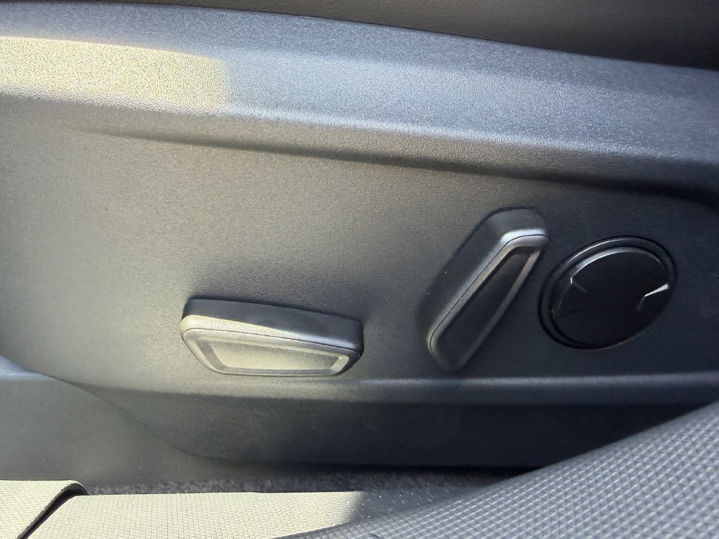 Used 2026 Gray Metallic Ford Premium image 27