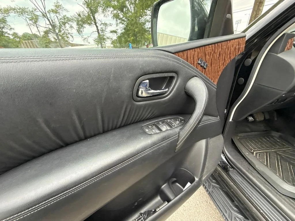 Used 2020 Black Nissan SL image 17