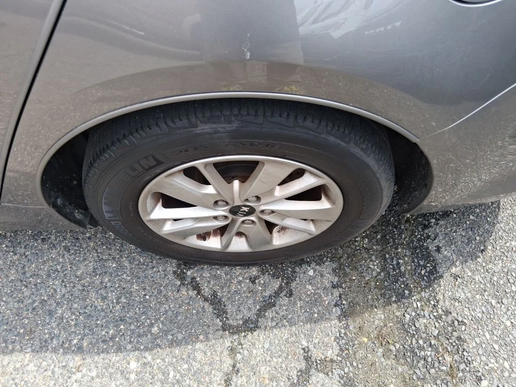 Used 2017 Silver Kia LX image 5