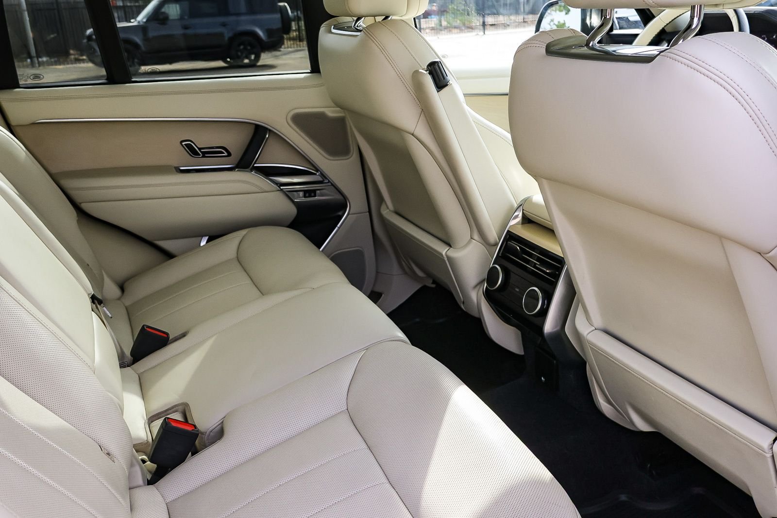 2024 Land Rover Range Rover SE - Photo 20