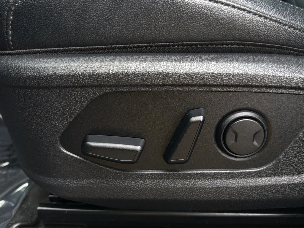 Used 2023 Black Kia X-Line image 21