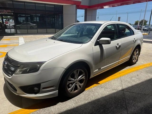 Used 2012 White Ford SE image 1