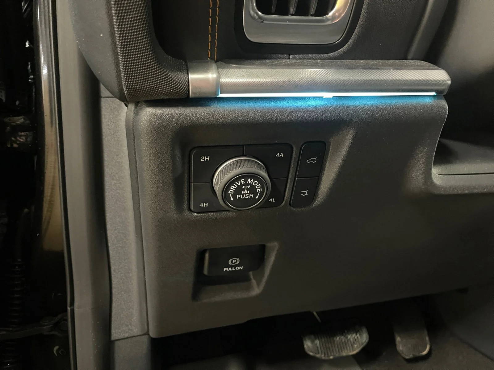 New 2026 Agate Black Metallic Ford Tremor image 17