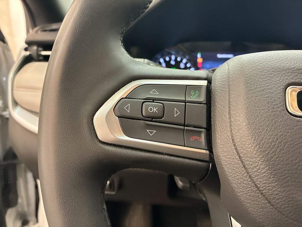 Used 2025 White Jeep Limited image 27