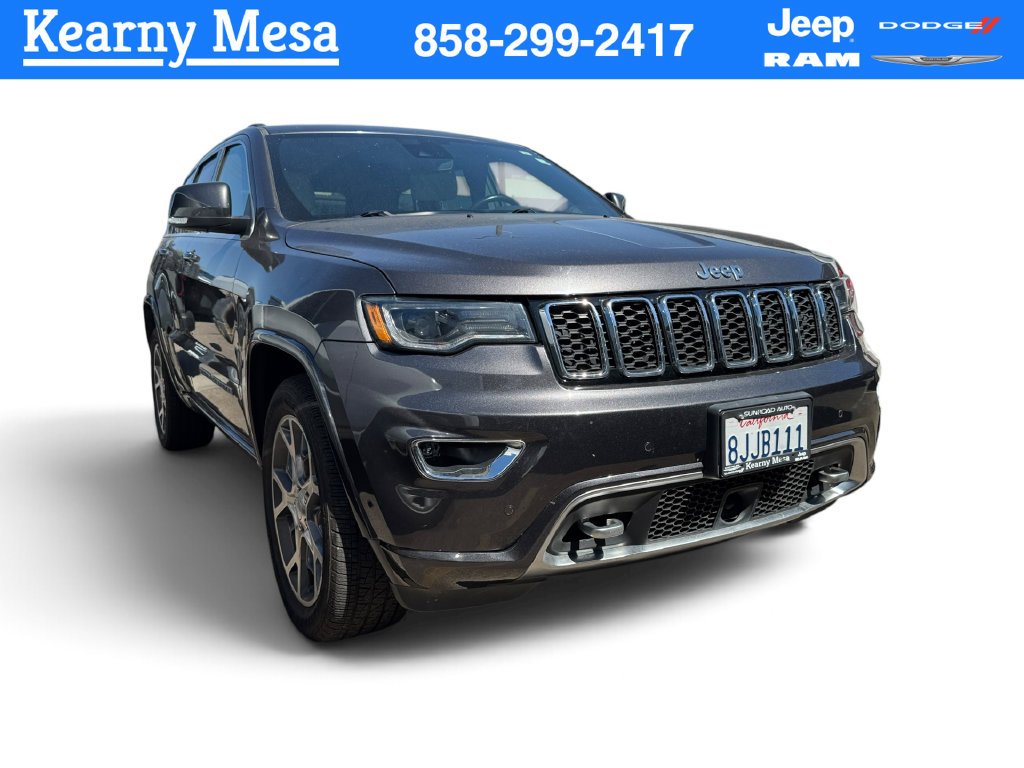 Used 2018 Gray Jeep Limited image 1