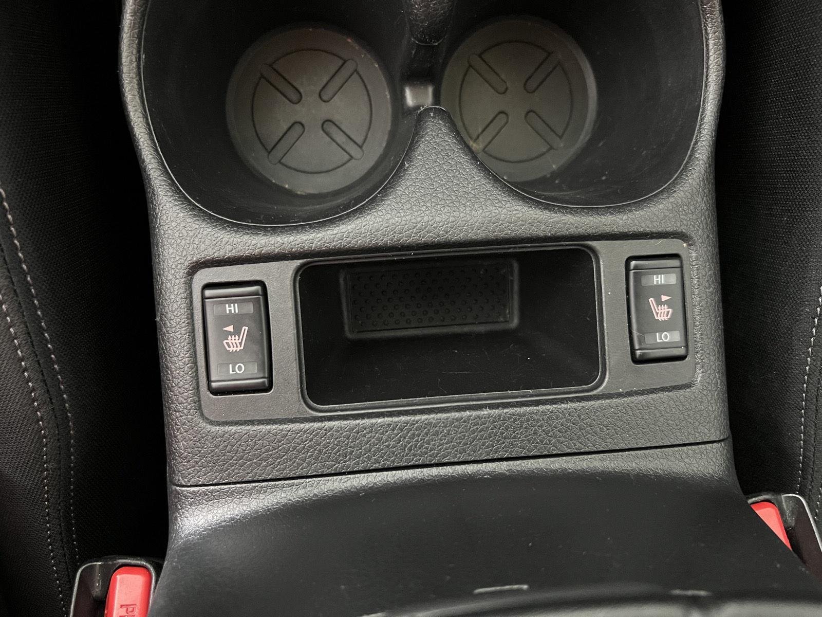 Used 2018 Black Nissan  image 17