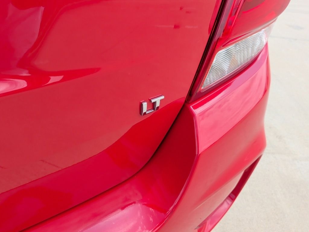 Used 2020 Red Chevrolet LT image 33