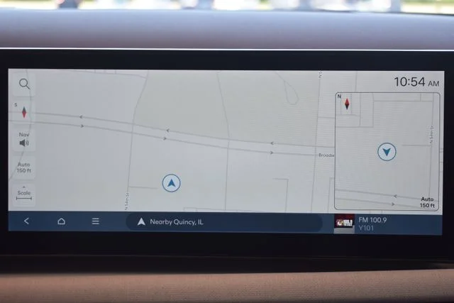 Used 2025 Gray Hyundai SEL Convenience image 27