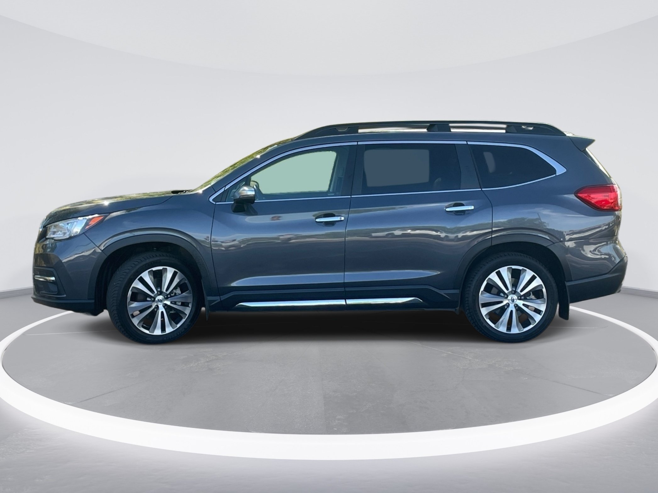 Used 2022 Magnetite Gray Metallic Subaru Touring image 4