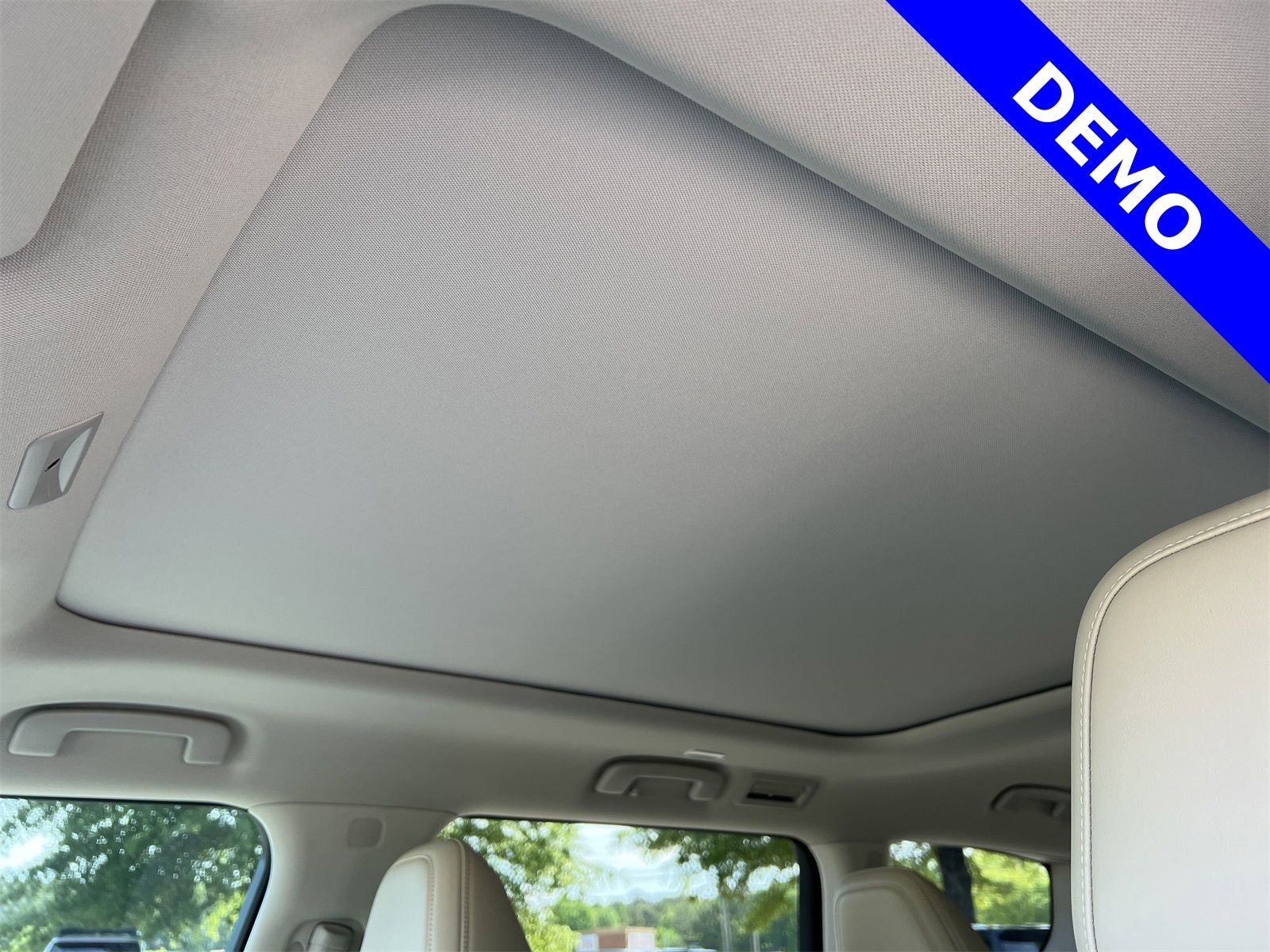 2025 Nissan Armada Platinum Reserve - Photo 17