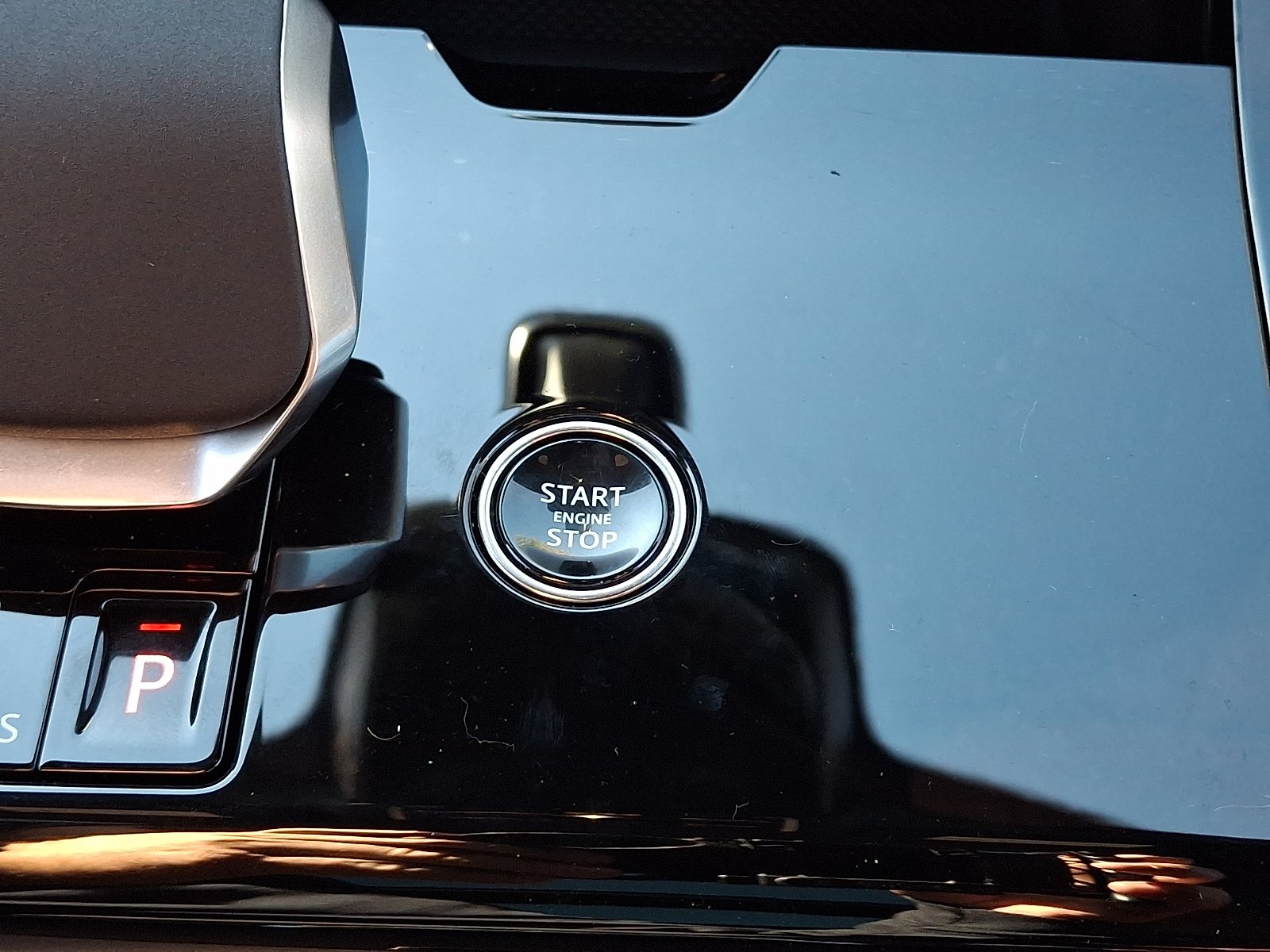 New 2027 Fuji White Land Rover Dynamic SE image 17