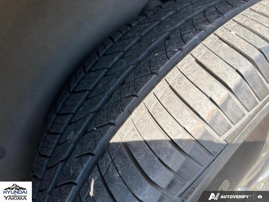 Used 2021 Agate Black Metallic Ford XLT image 7