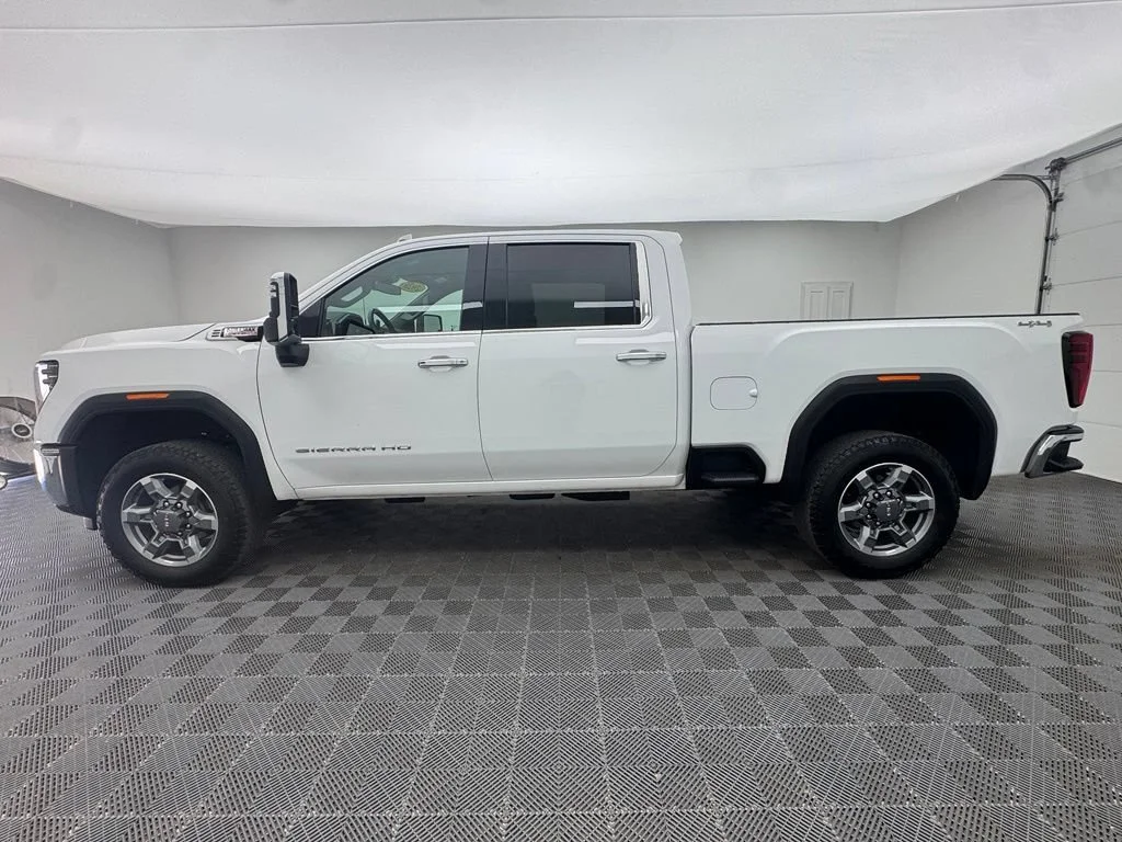 Used 2025 Summit White GMC SLT image 12
