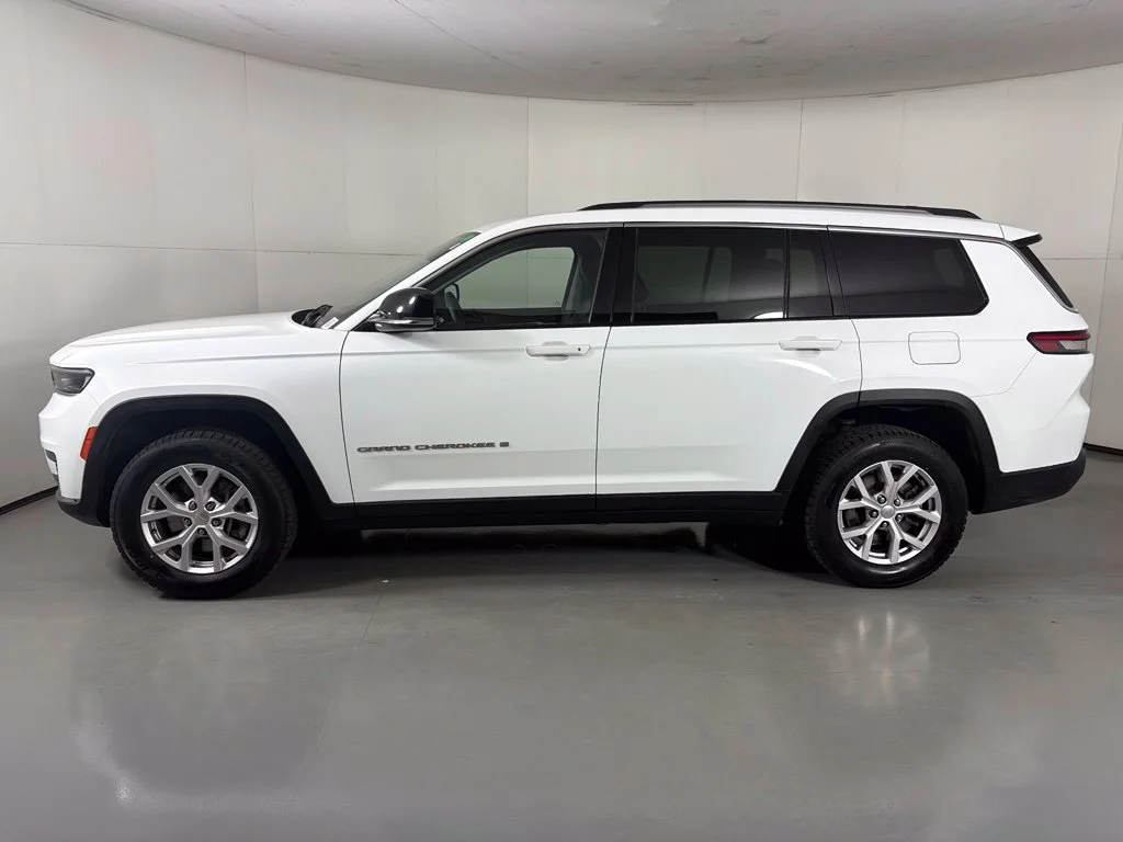 Used 2022 White Jeep Limited image 5