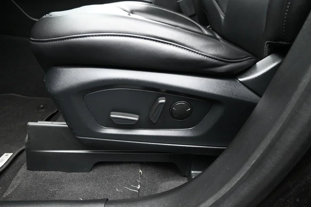Used 2023 Black Ford XLT image 10