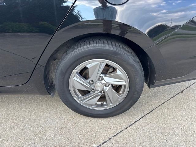 Certified Used 2024 Black Hyundai SE image 10