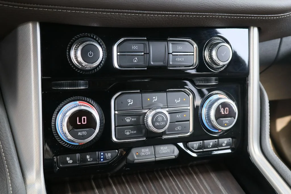 Used 2021 White GMC Denali image 20