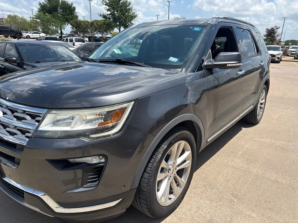 Used 2018 Gray Ford Limited image 1