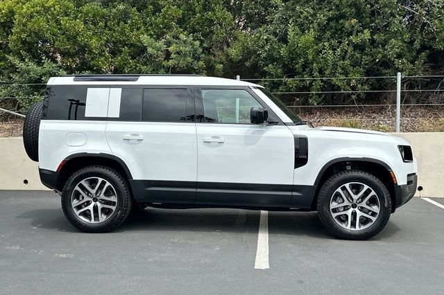 New 2026 Fuji White Land Rover S image 6