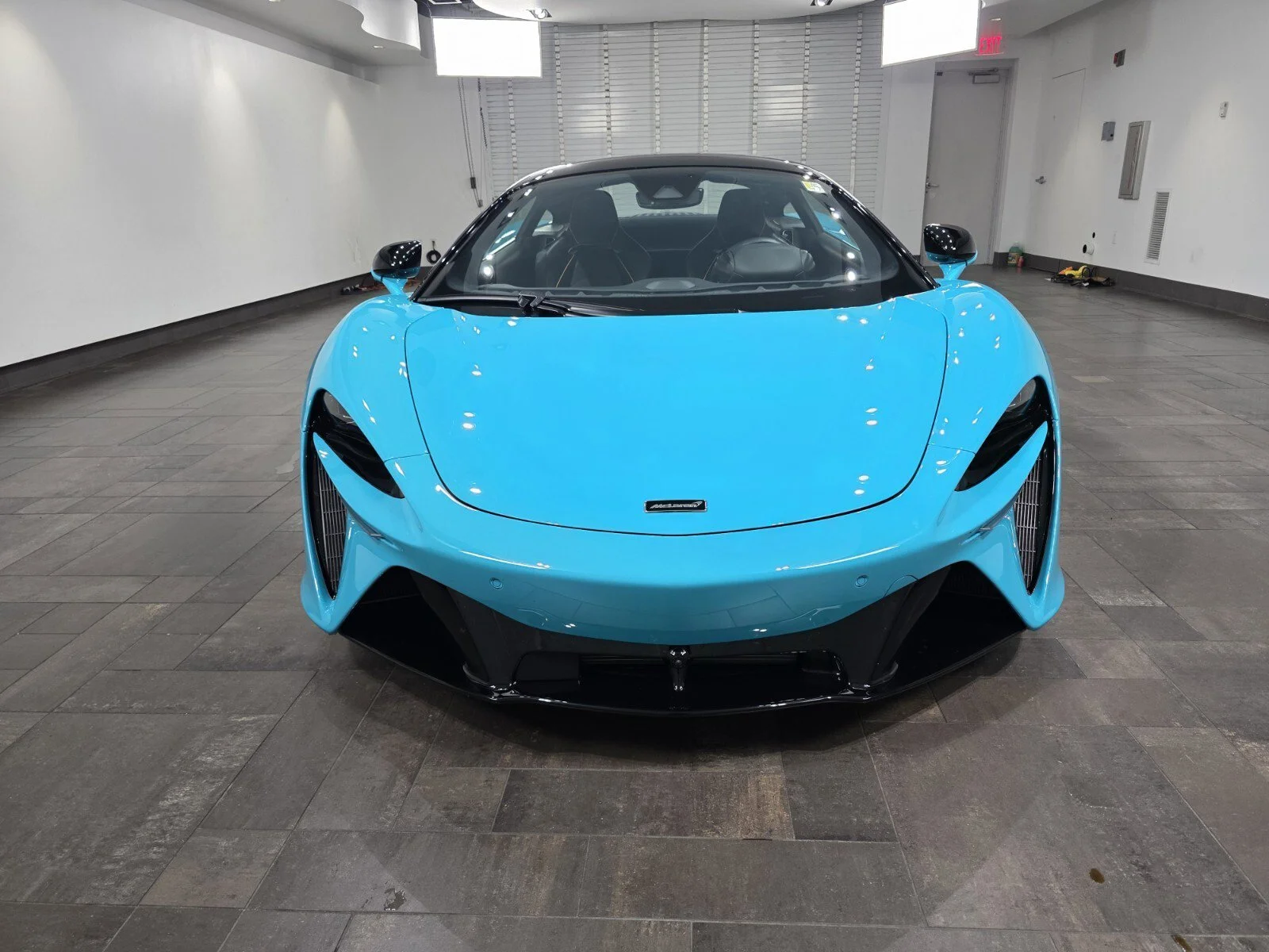 Used 2025 MSO Tokyo Cyan McLaren TechLux Coupe image 2
