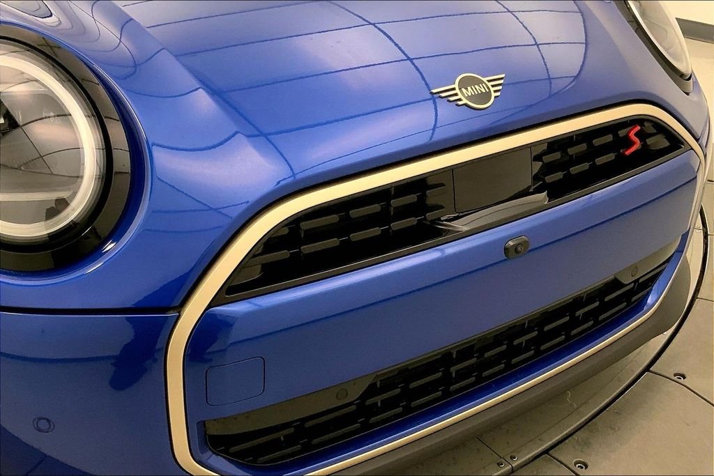 Used 2025 Blazing Blue Metallic MINI  image 29