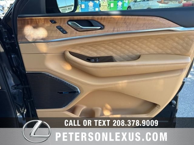 Used 2022 Black Jeep Summit Reserve image 12