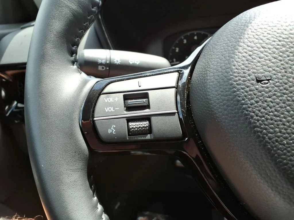 Used 2026 Silver Honda EX-L image 41