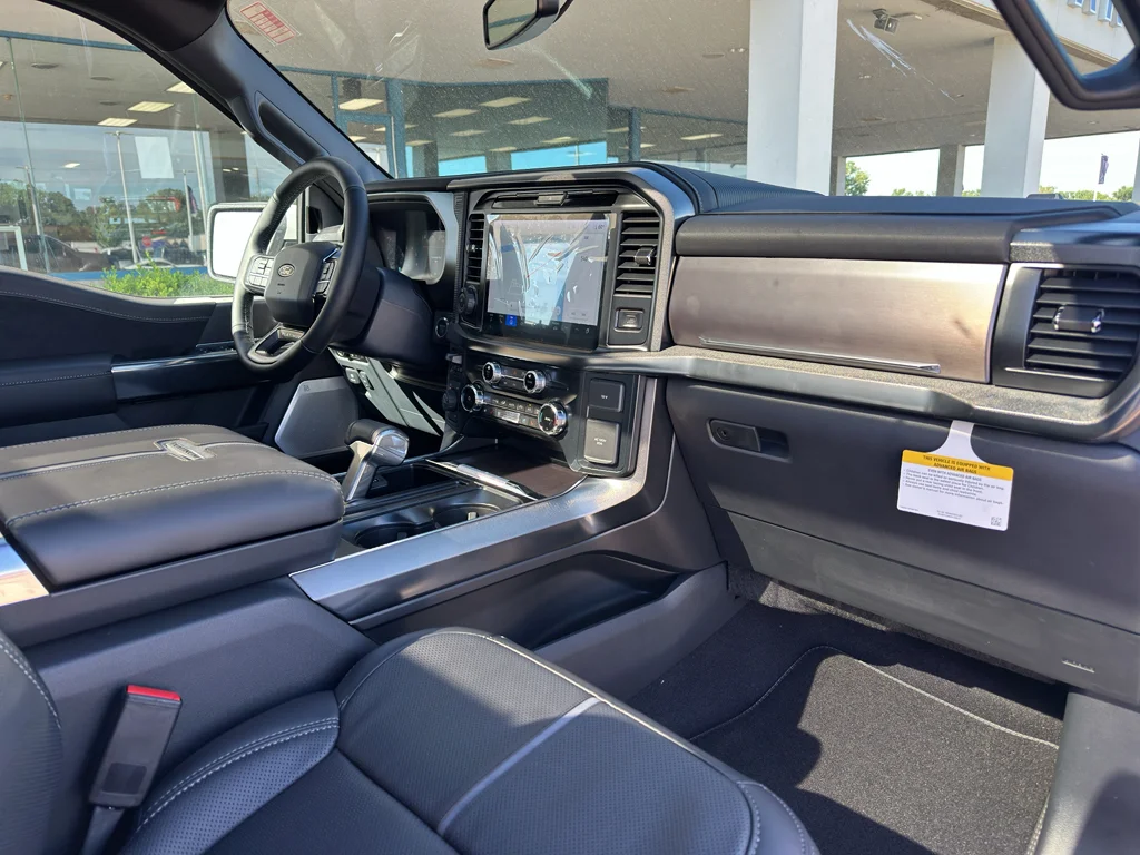 New 2026 Star White Metallic Tri-Coat Ford Platinum® image 36