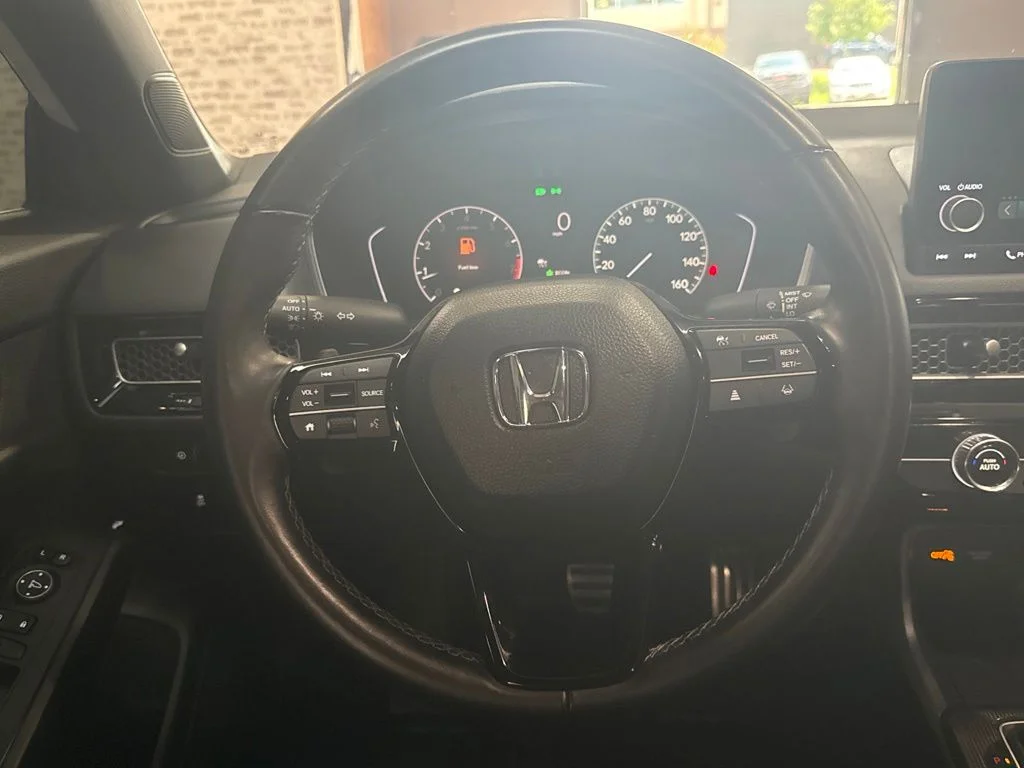 Used 2025 Platinum White Pearl Honda Sport image 18