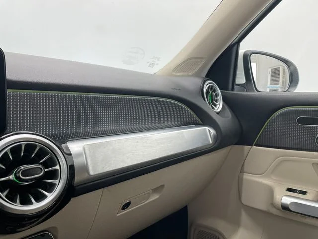 Certified Used 2022 Polar White Mercedes-Benz GLB 250 image 35