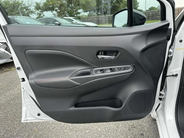 2025 Nissan Versa Sedan SR - Photo 14