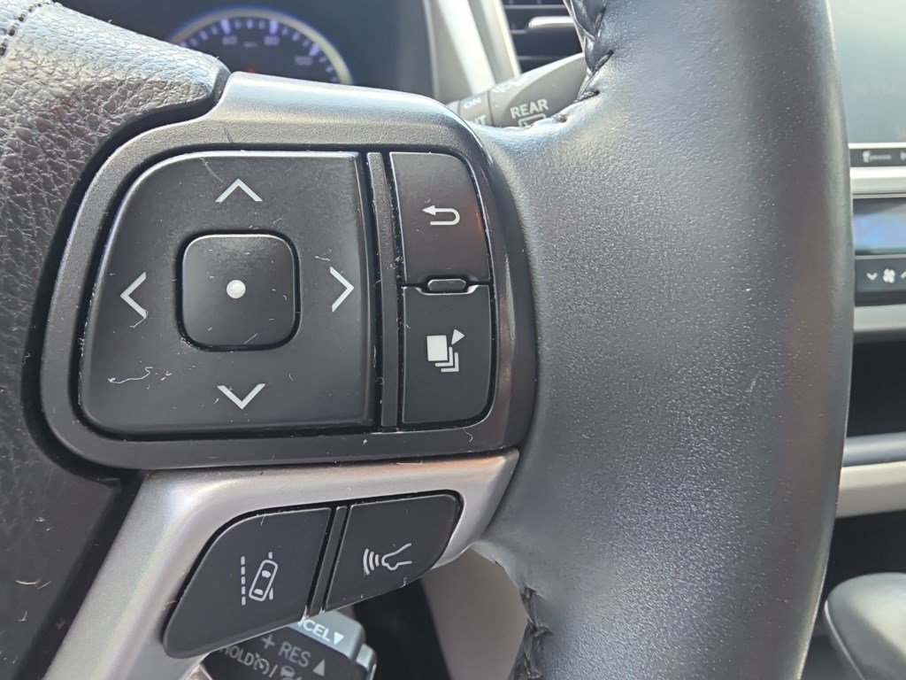 Used 2019 Shoreline Mist Toyota XLE image 33