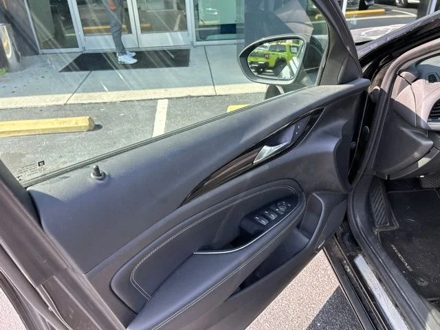 Used 2018 Black Buick Essence image 17