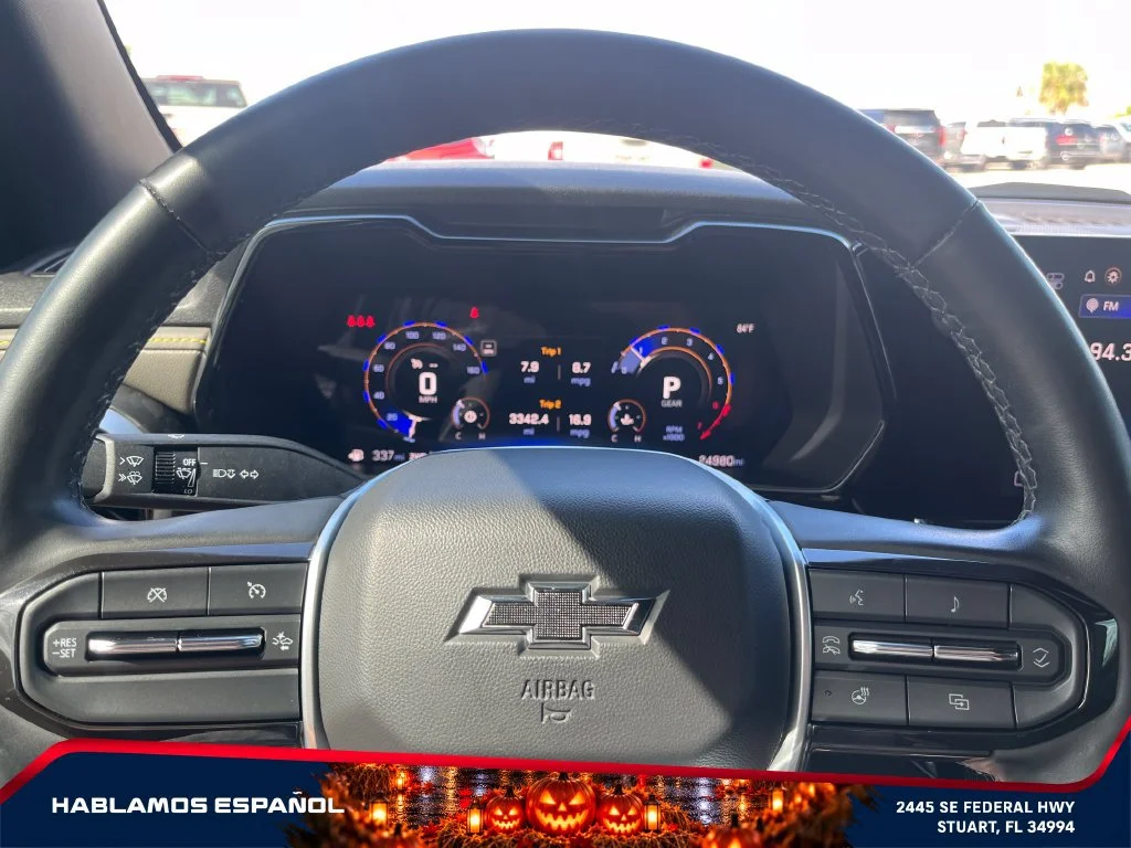 Used 2025 Summit White Chevrolet ZR2 image 21