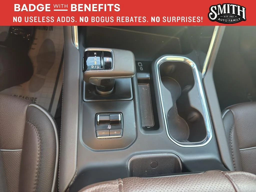 Used 2025 Onyx Black GMC Denali image 16