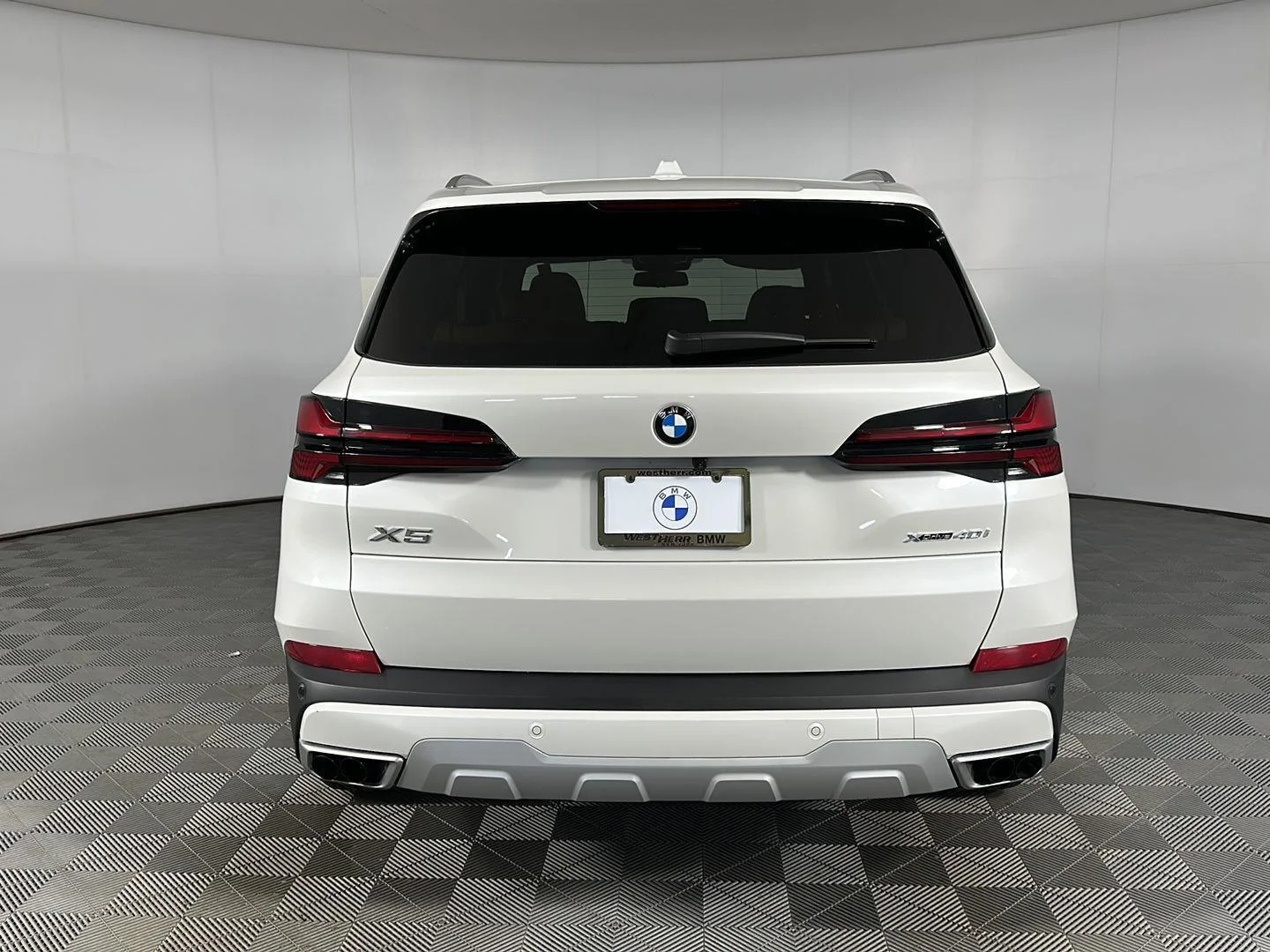 Used 2026 Mineral White Metallic BMW xDrive40i image 24